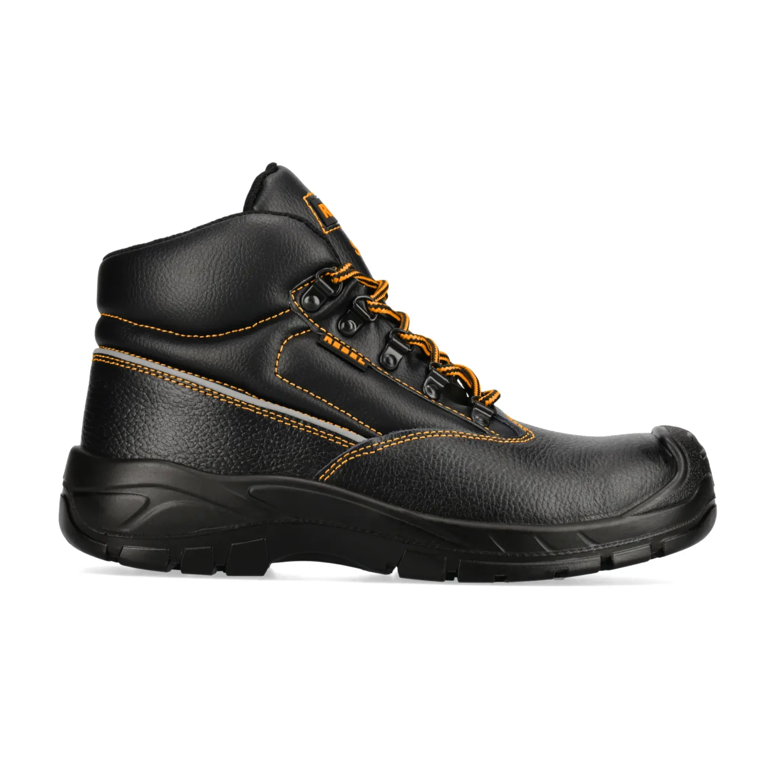 S3 Chukka Boot Black - Image 5